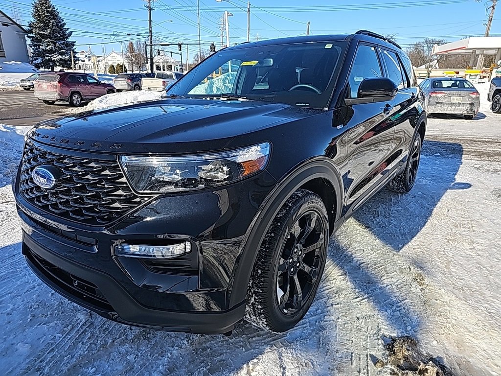 Used 2023 Ford Explorer ST-Line w/ Class IV Trailer Tow Package image 8