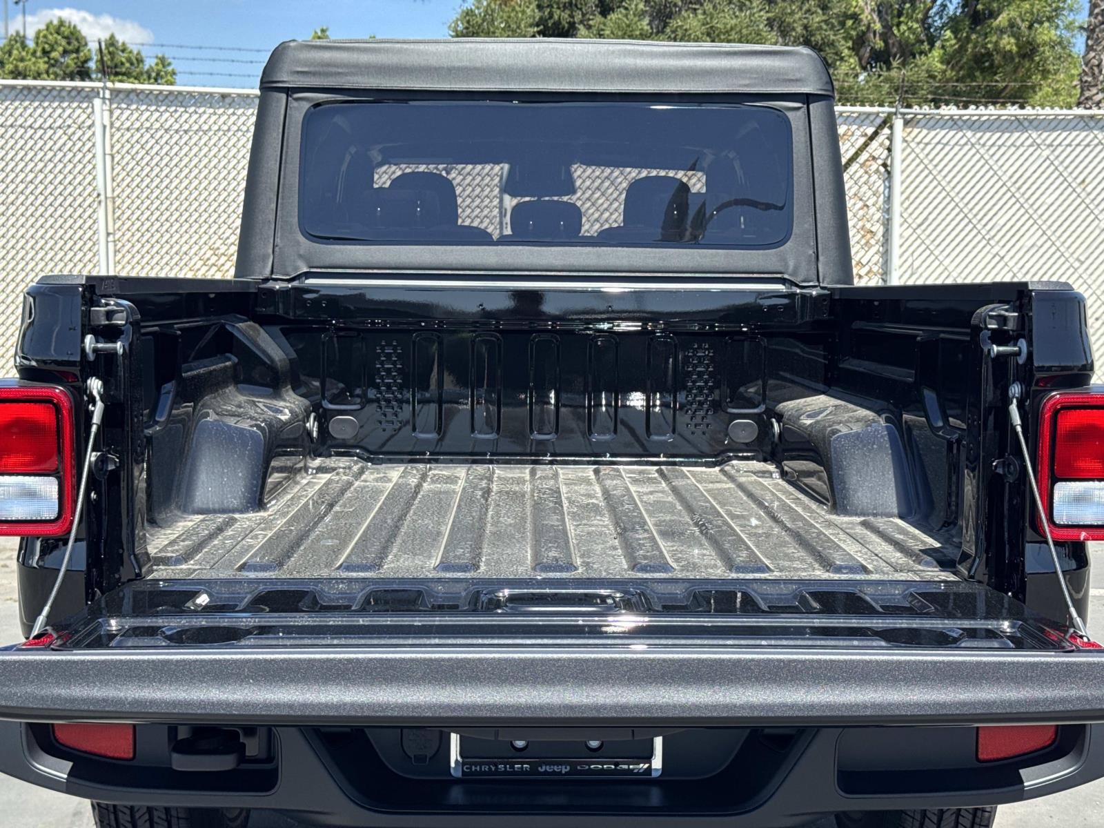 New 2026 Jeep Gladiator Sport AWD/4WD image 29