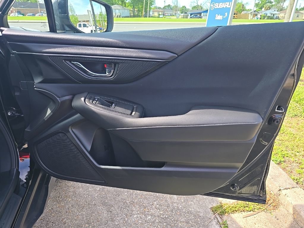 Used 2023 Subaru Outback Premium image 33