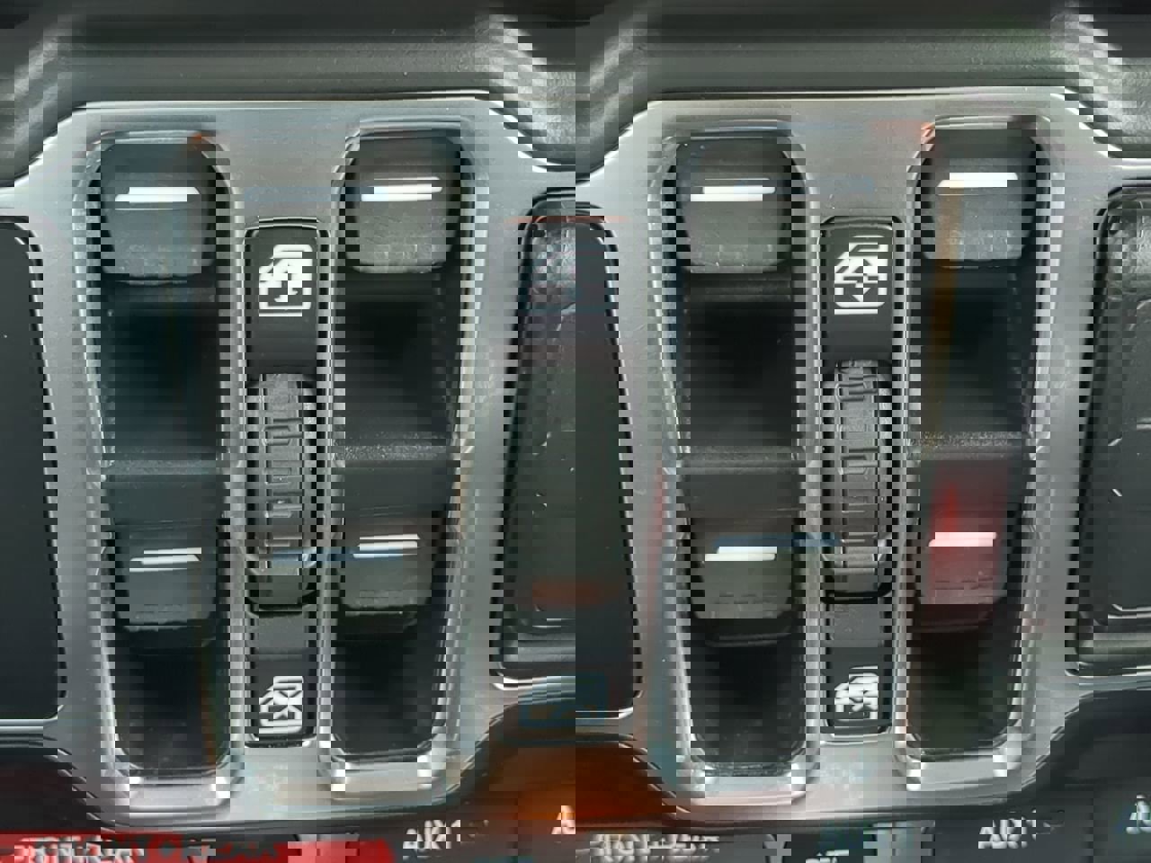 Used 2021 Jeep Wrangler Unlimited Rubicon w/ Trailer Tow Package image 25