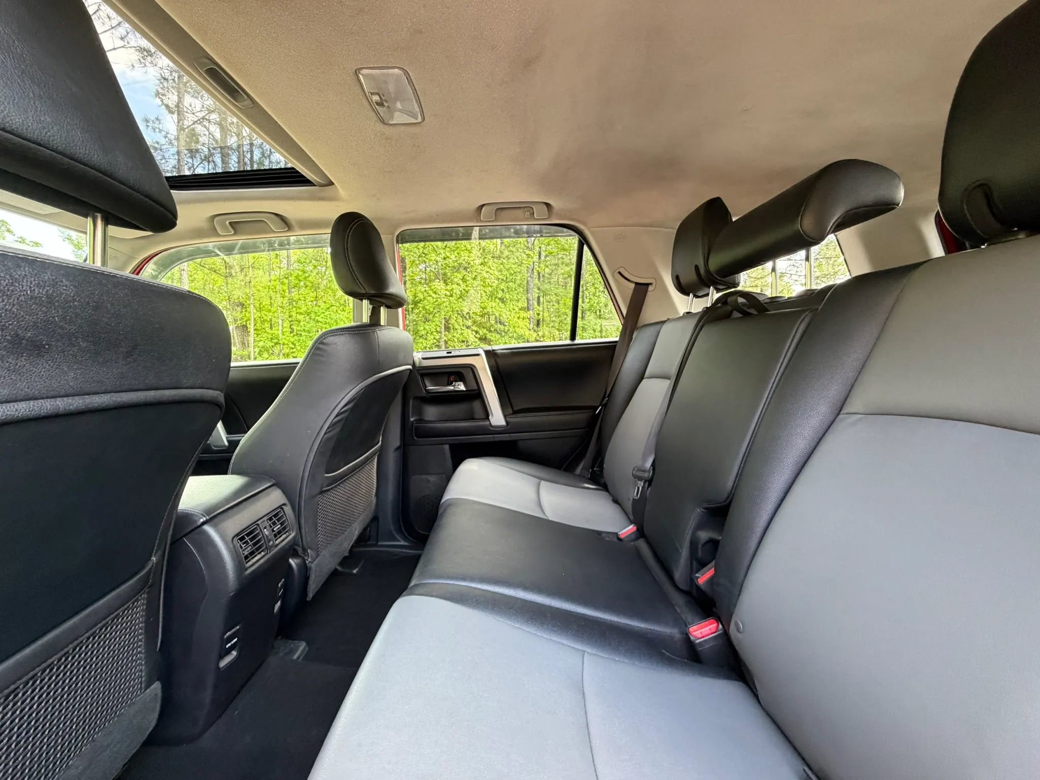 Used 2016 Toyota 4Runner SR5 Premium AWD/4WD image 17