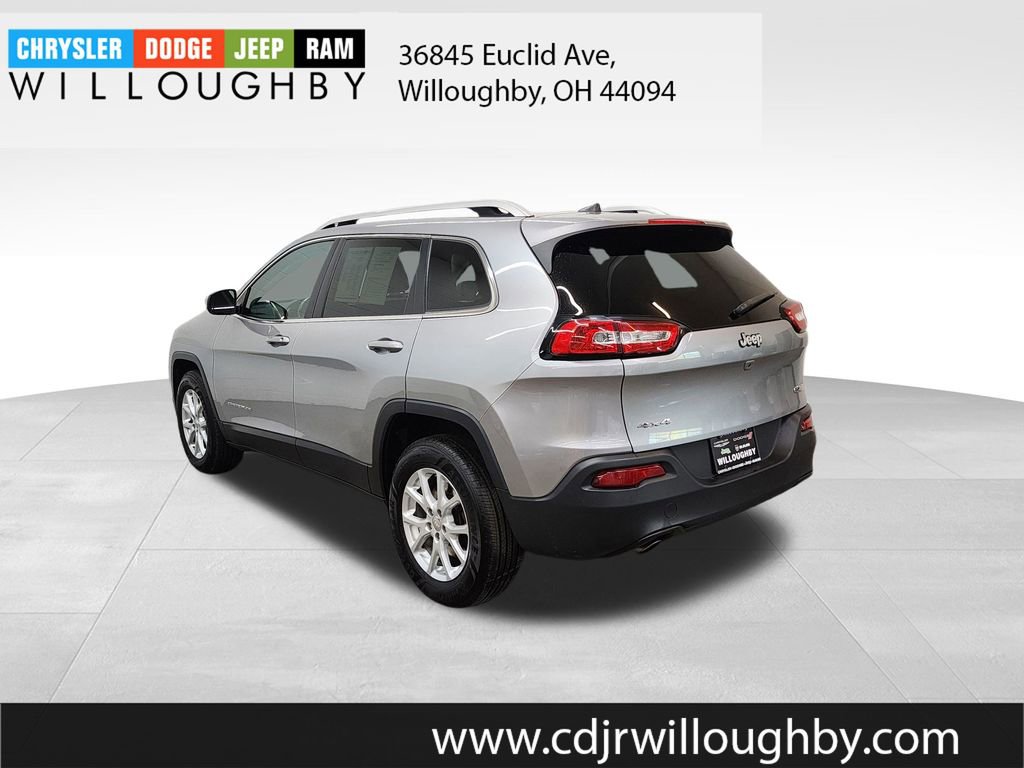 Used 2017 Jeep Cherokee Latitude w/ Cold Weather Group AWD/4WD image 6