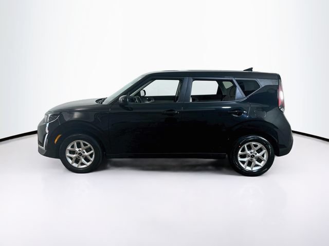 Used 2023 Kia Soul LX w/ LX Technology Package FWD image 4