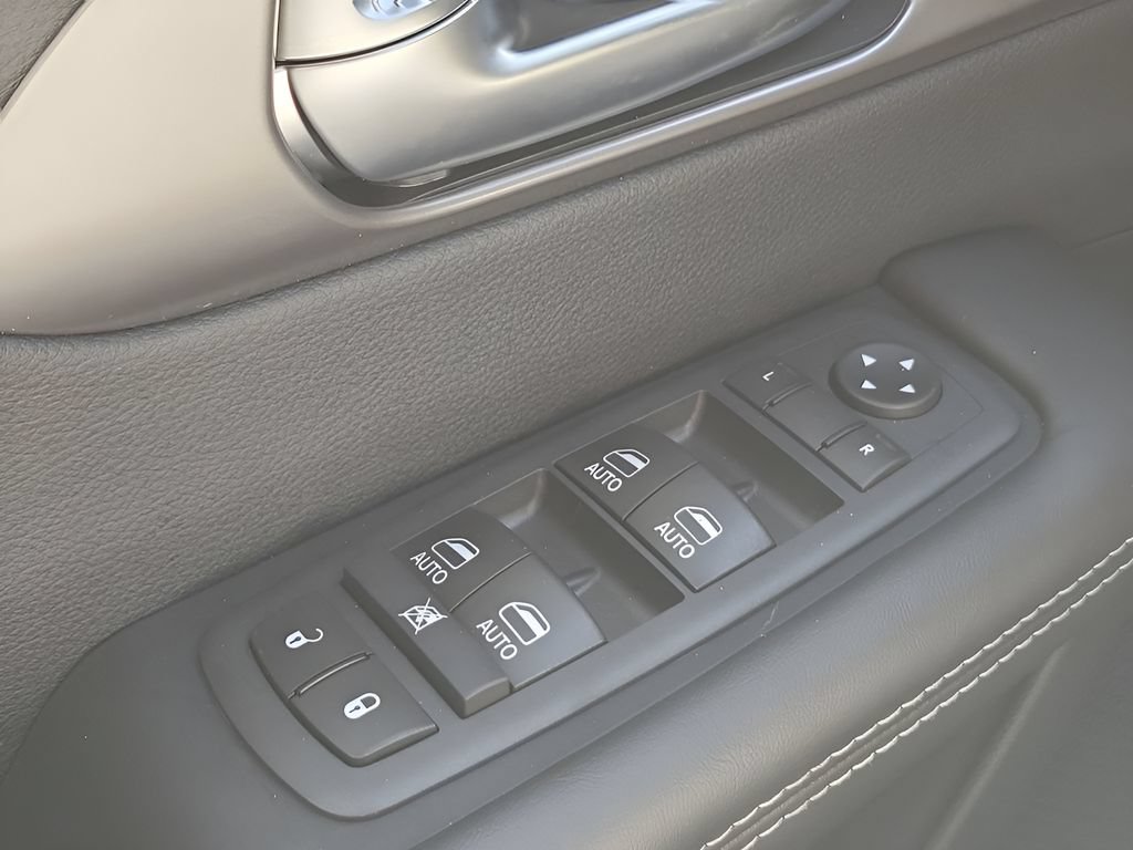 New 2026 Chrysler Voyager LX FWD image 33