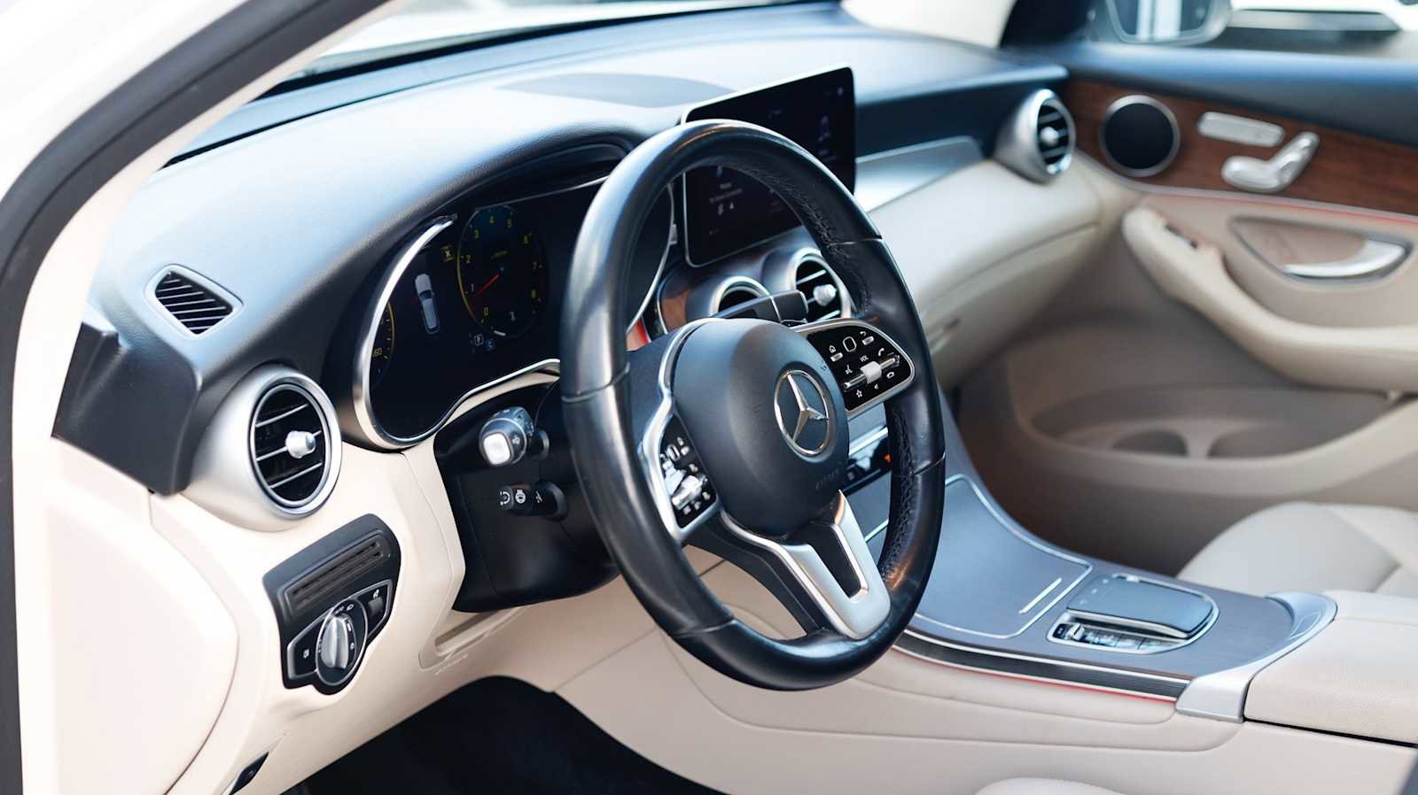 Used 2022 Mercedes-Benz GLC 300 4MATIC image 15