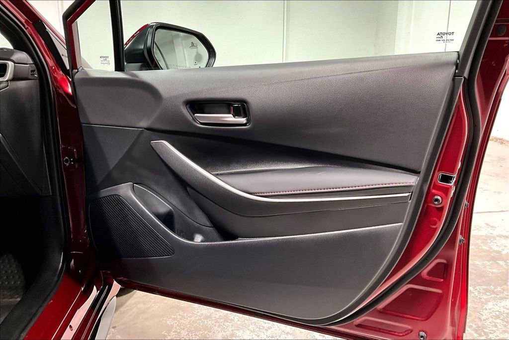 Used 2025 Toyota Corolla SE image 21