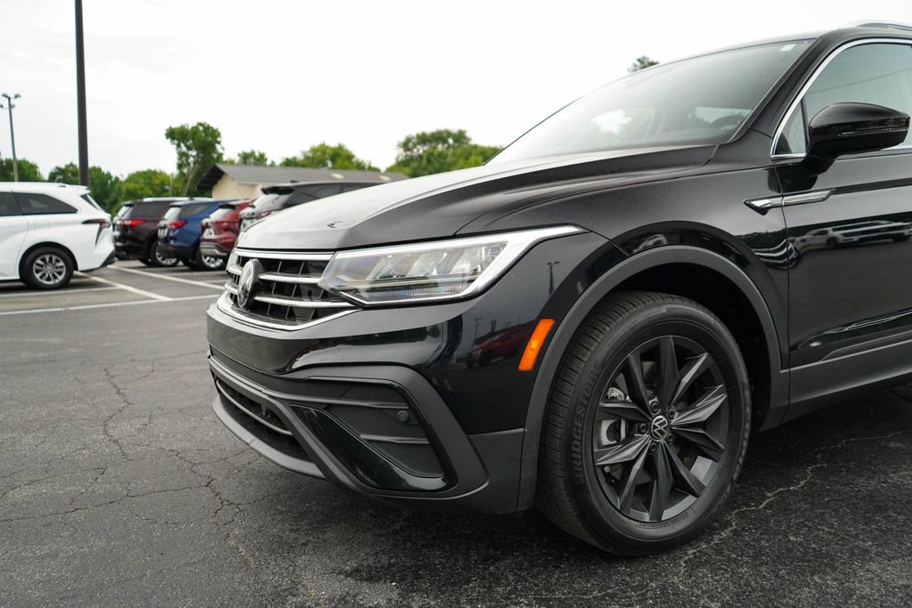 Used 2024 Volkswagen Tiguan SE FWD image 16