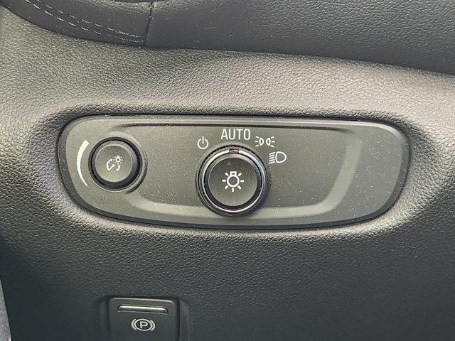 Used 2022 Chevrolet Blazer LT FWD image 20