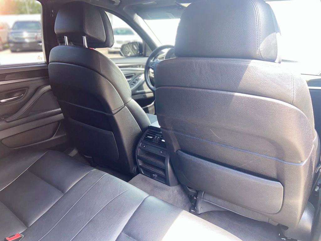 Used 2011 BMW 550i xDrive Sedan AWD/4WD image 23