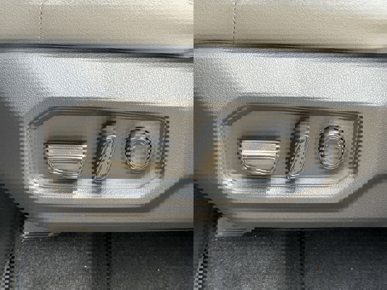 Used 2025 Toyota Tundra SR5 w/ SR5 Premium Package AWD/4WD image 25