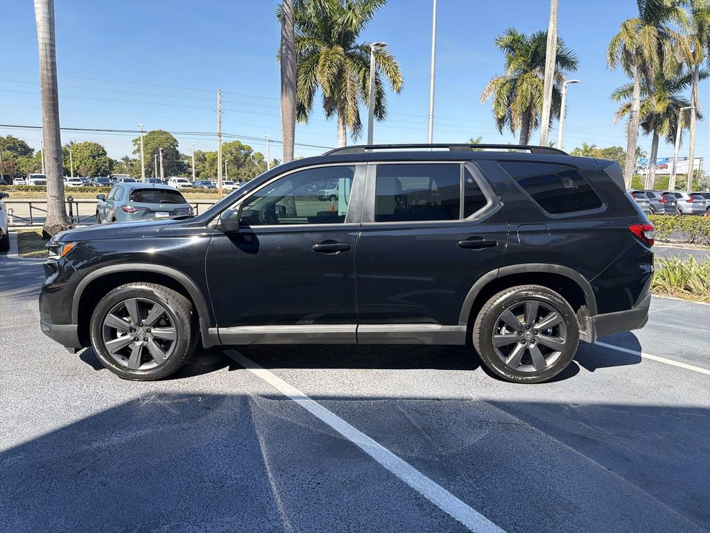 Certified 2023 Honda Pilot Sport image 5
