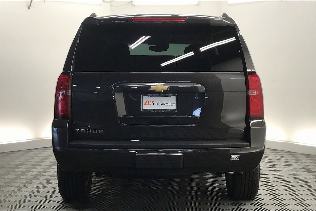 Used 2017 Chevrolet Tahoe LT w/ Luxury Package RWD image 3