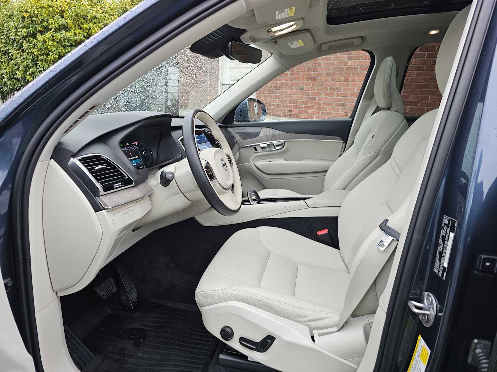 Used 2023 Volvo XC90 T8 Plus w/ Protection Package image 24