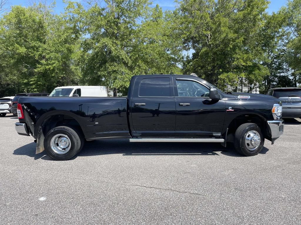 Used 2024 RAM 3500 Tradesman w/ Chrome Appearance Group AWD/4WD image 2