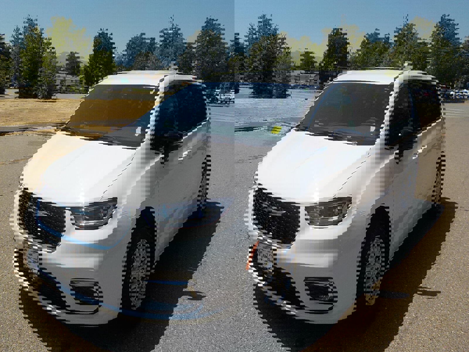 New 2025 Chrysler Pacifica Select