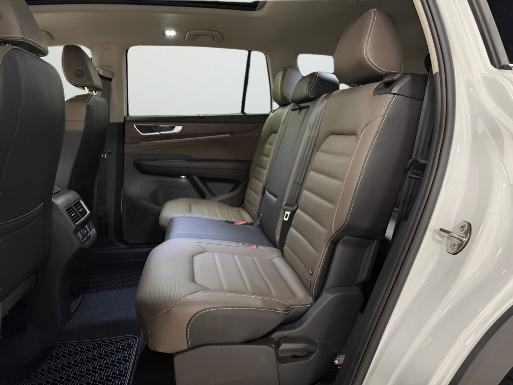 New 2026 Volkswagen Atlas SEL image 18