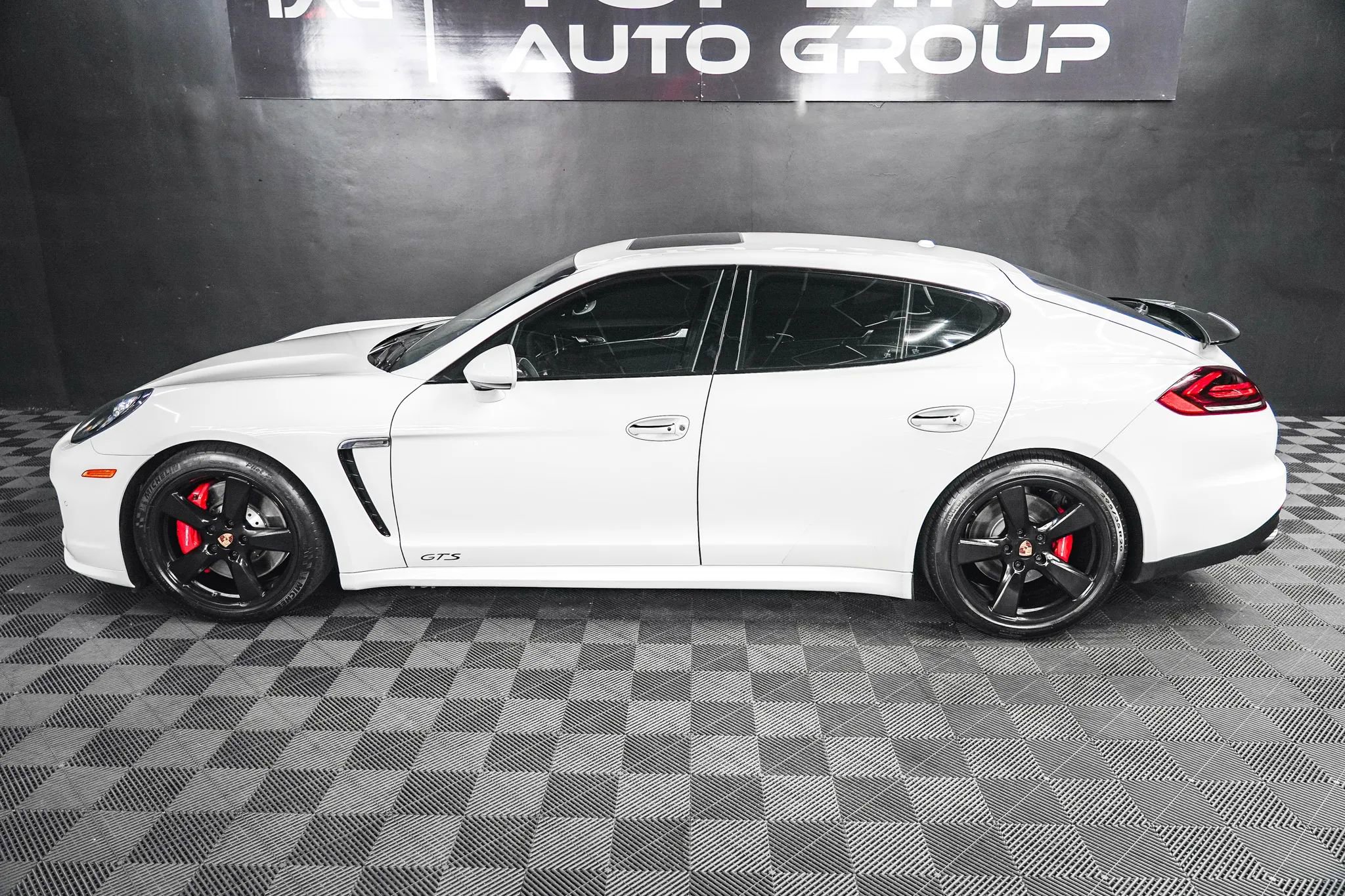 Used 2015 Porsche Panamera GTS w/ Premium Package Plus image 26