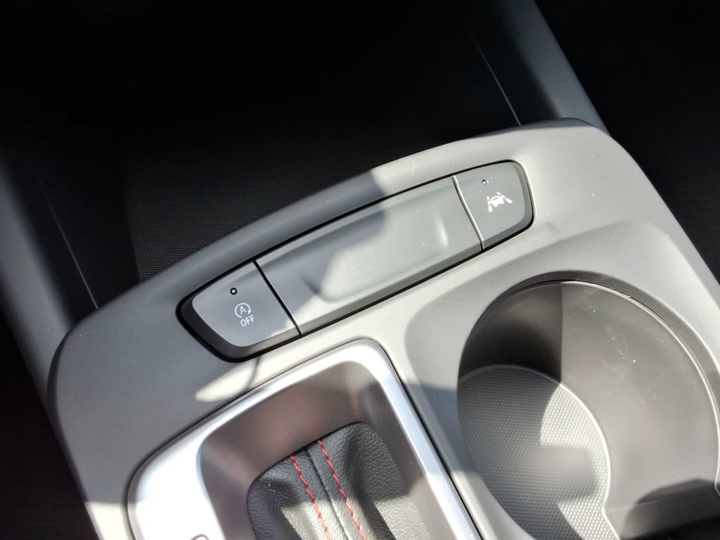 New 2026 Chevrolet Trax RS w/ Sunroof Package FWD image 31
