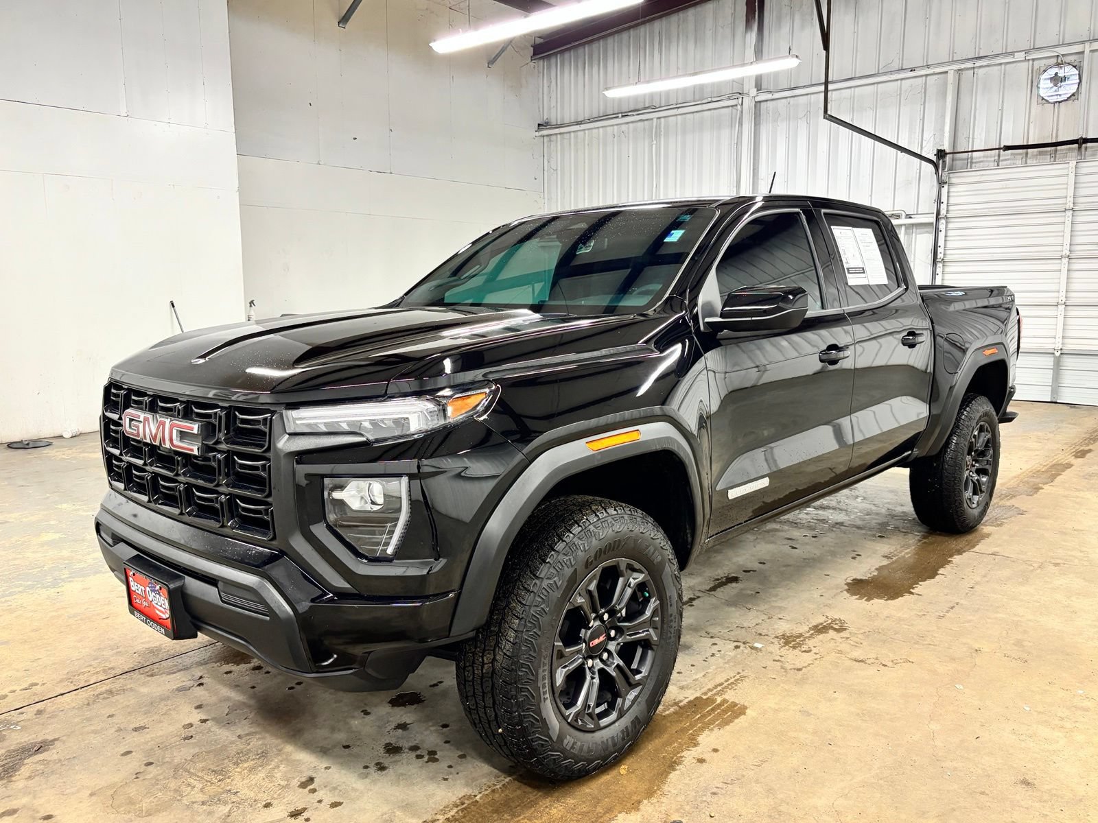 Used 2025 GMC Canyon Elevation AWD/4WD image 3