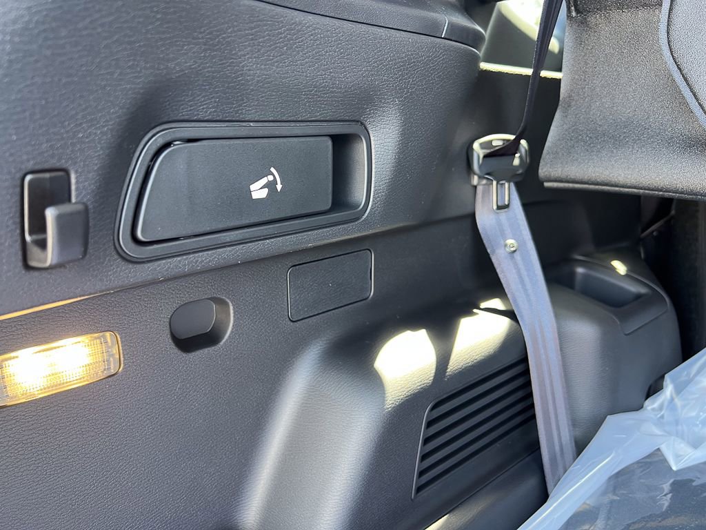 New 2026 Mitsubishi Outlander SE image 8