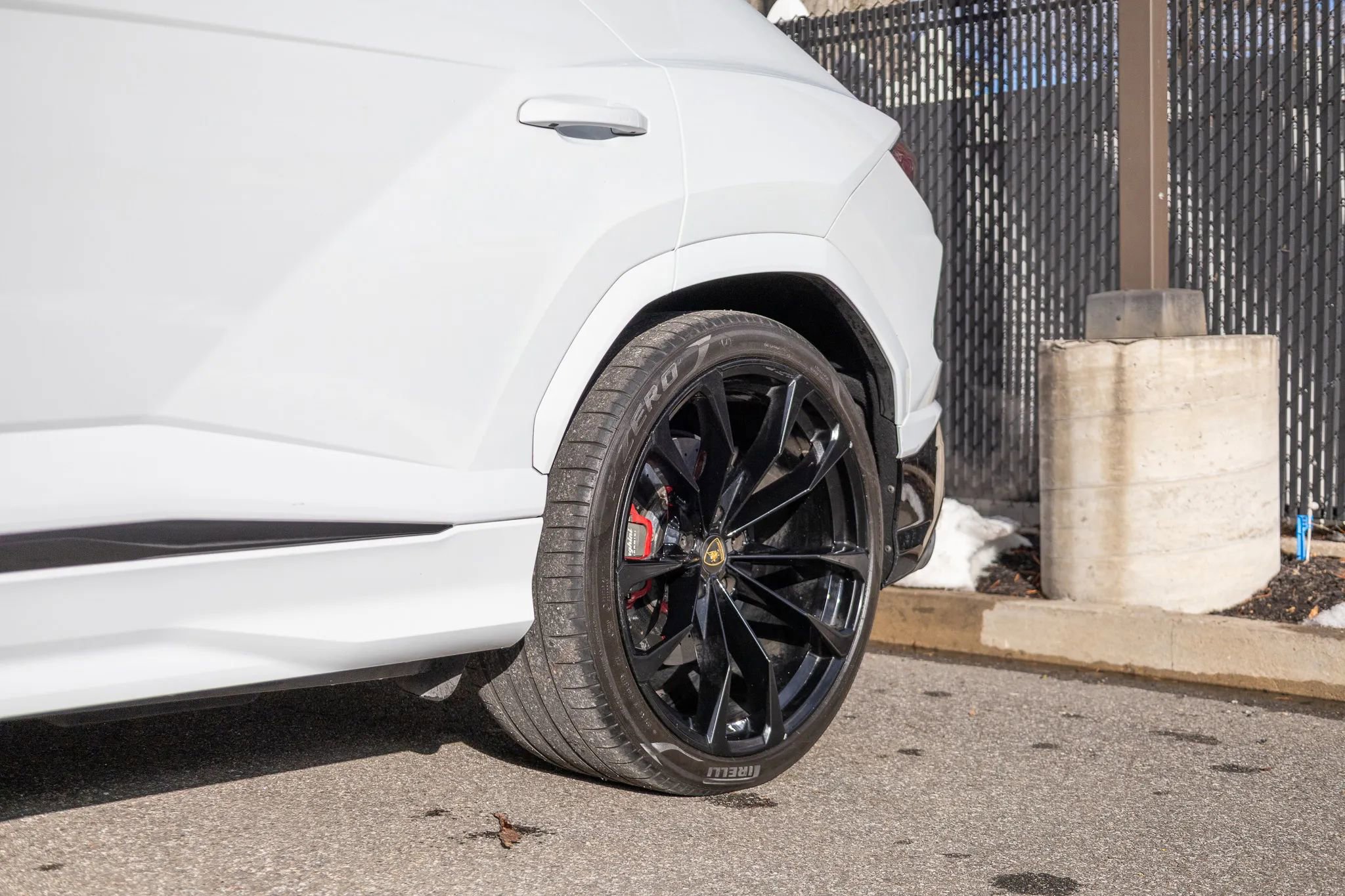 Used 2022 Lamborghini Urus image 32