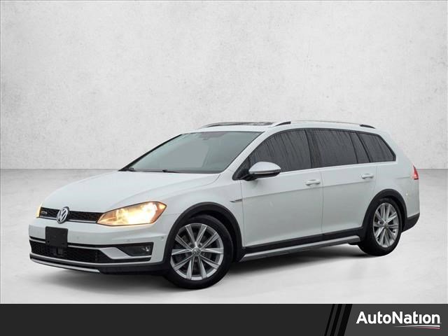 Used 2017 Volkswagen Golf S image 1