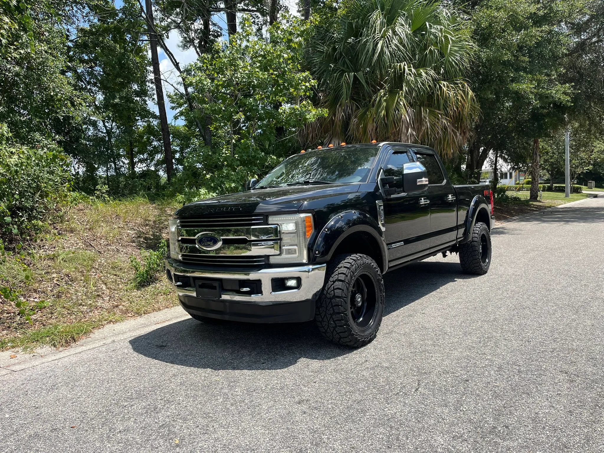 Used 2017 Ford F250 Lariat w/ Lariat Ultimate Package AWD/4WD image 7