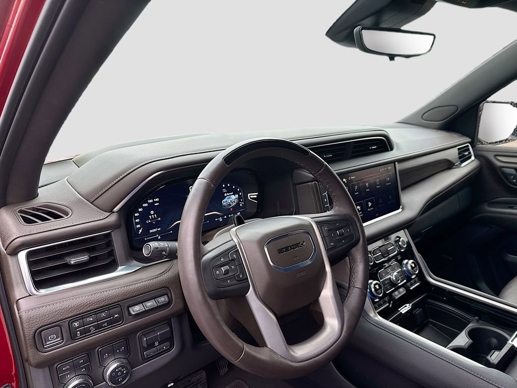 Used 2024 GMC Yukon Denali w/ Denali Reserve Package image 12
