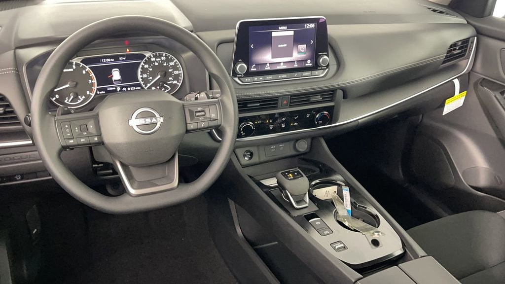 New 2025 Nissan Rogue S image 15