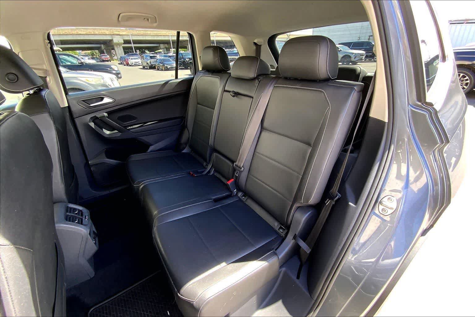 Used 2021 Volkswagen Tiguan SE FWD image 29