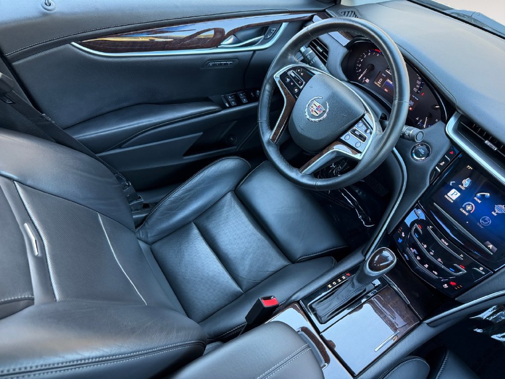 Used 2013 Cadillac XTS Luxury AWD/4WD image 15