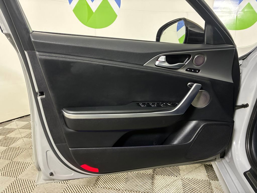 Used 2019 Kia Stinger GT1 image 22