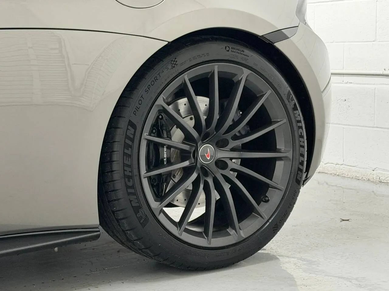 Used 2017 McLaren 570S RWD image 36
