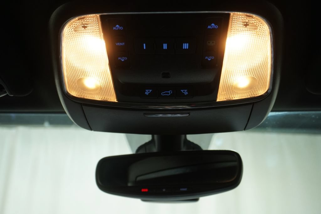 Used 2021 Jeep Grand Cherokee Limited w/ Luxury Group II AWD/4WD image 22