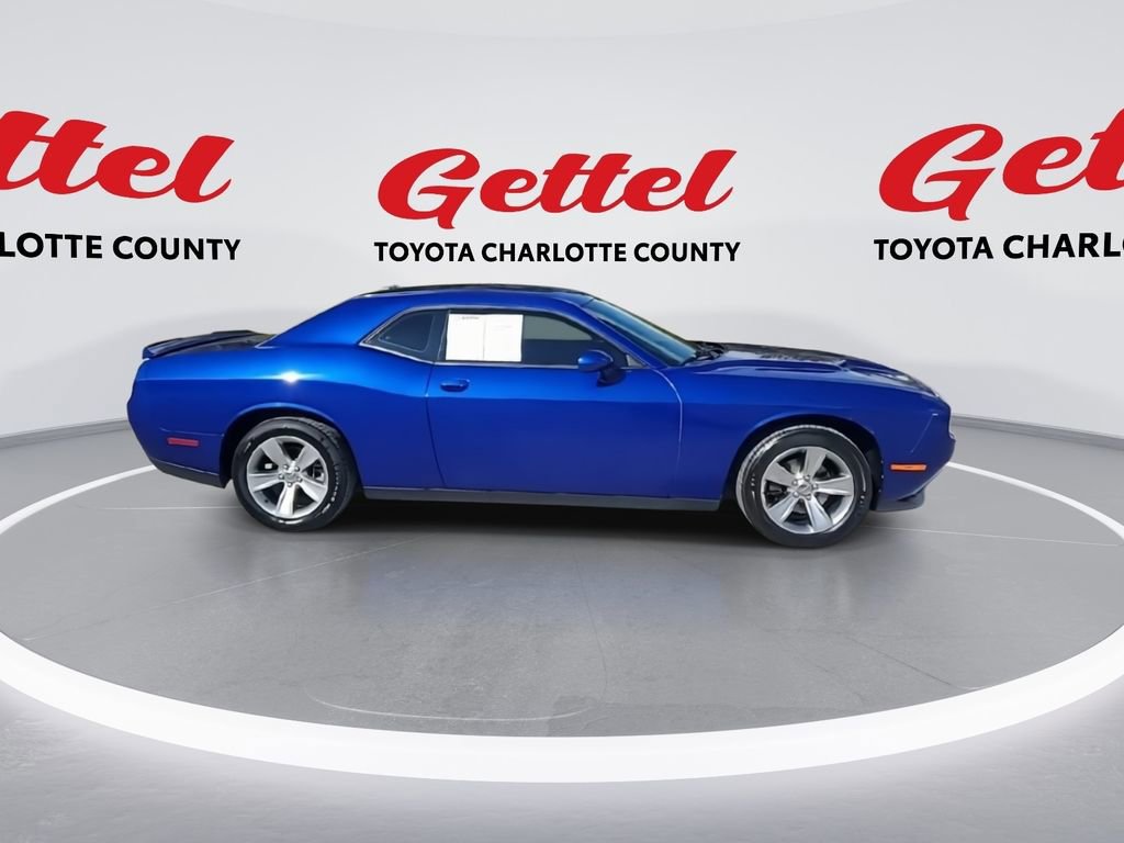 Used 2021 Dodge Challenger SXT image 9