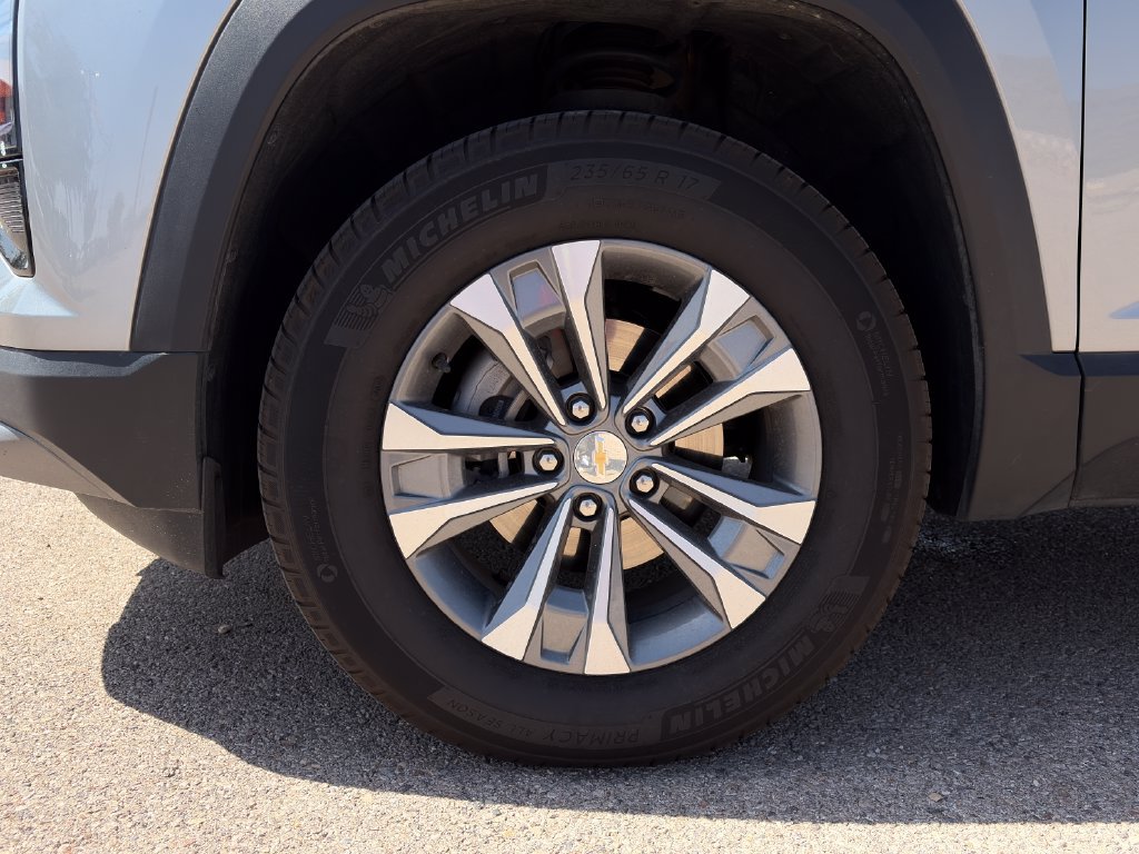 Used 2026 Chevrolet Equinox LT AWD/4WD image 6