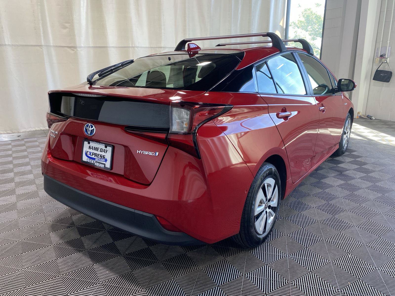Used 2020 Toyota Prius LE AWD/4WD image 13