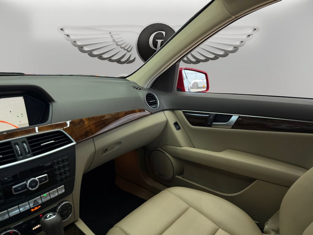 Used 2013 Mercedes-Benz C 350 Sport image 25