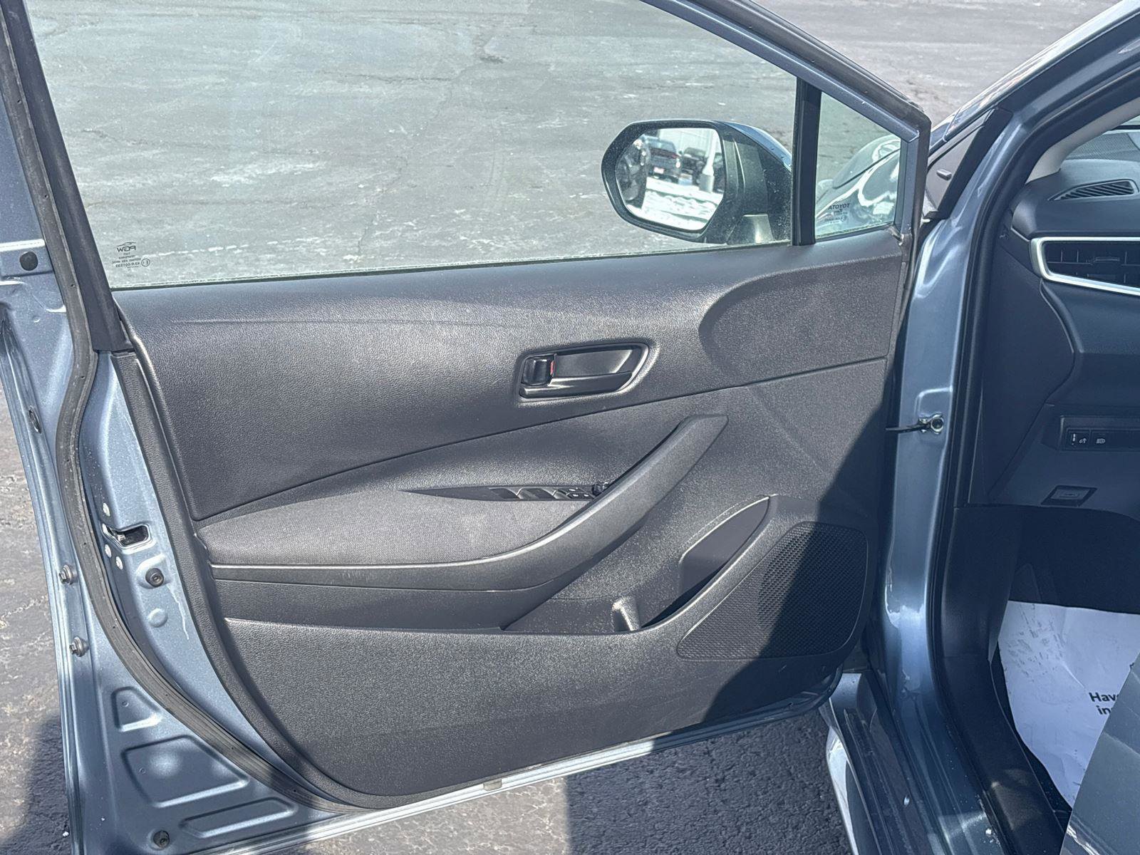 Used 2023 Toyota Corolla LE FWD image 18