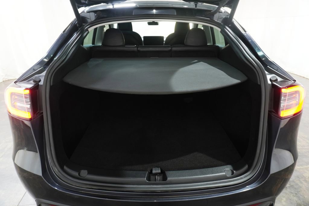 Used 2024 Tesla Model Y Performance image 6
