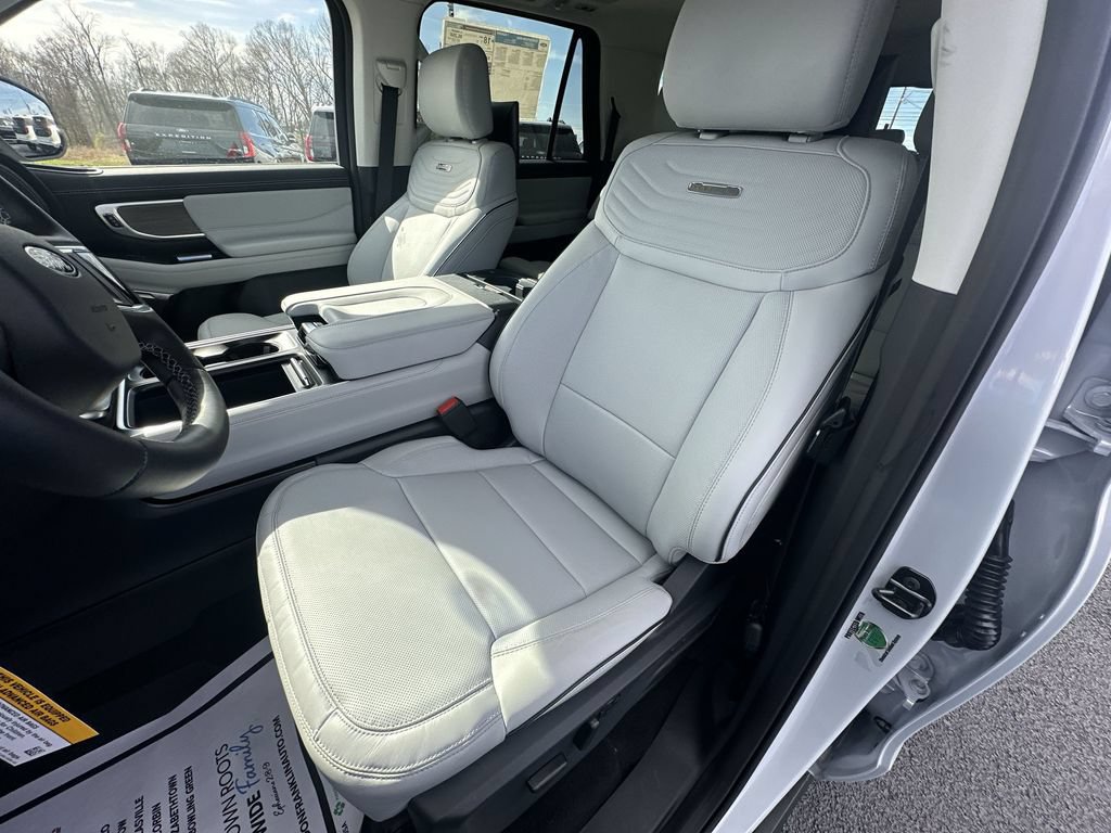 New 2026 Ford Expedition Max Platinum w/ Platinum Ultimate Package AWD/4WD image 17