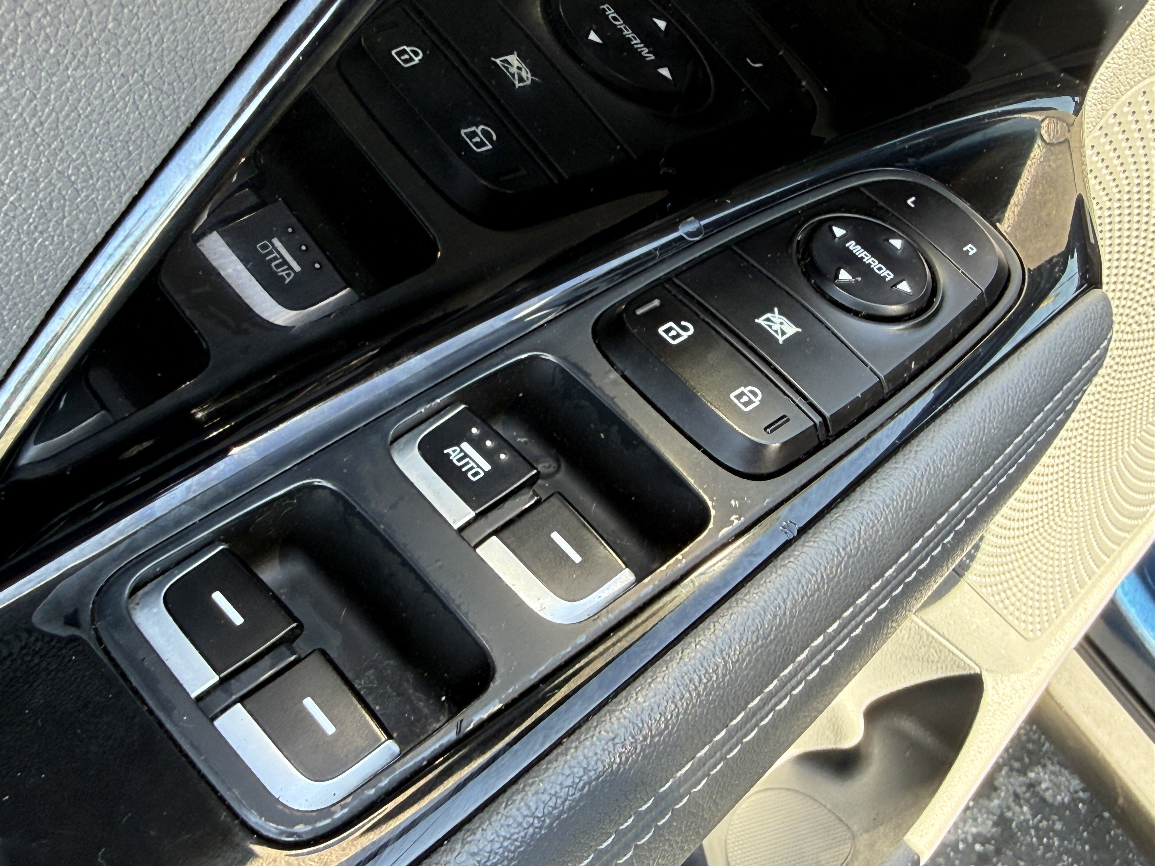 Used 2022 Kia Niro LXS image 14