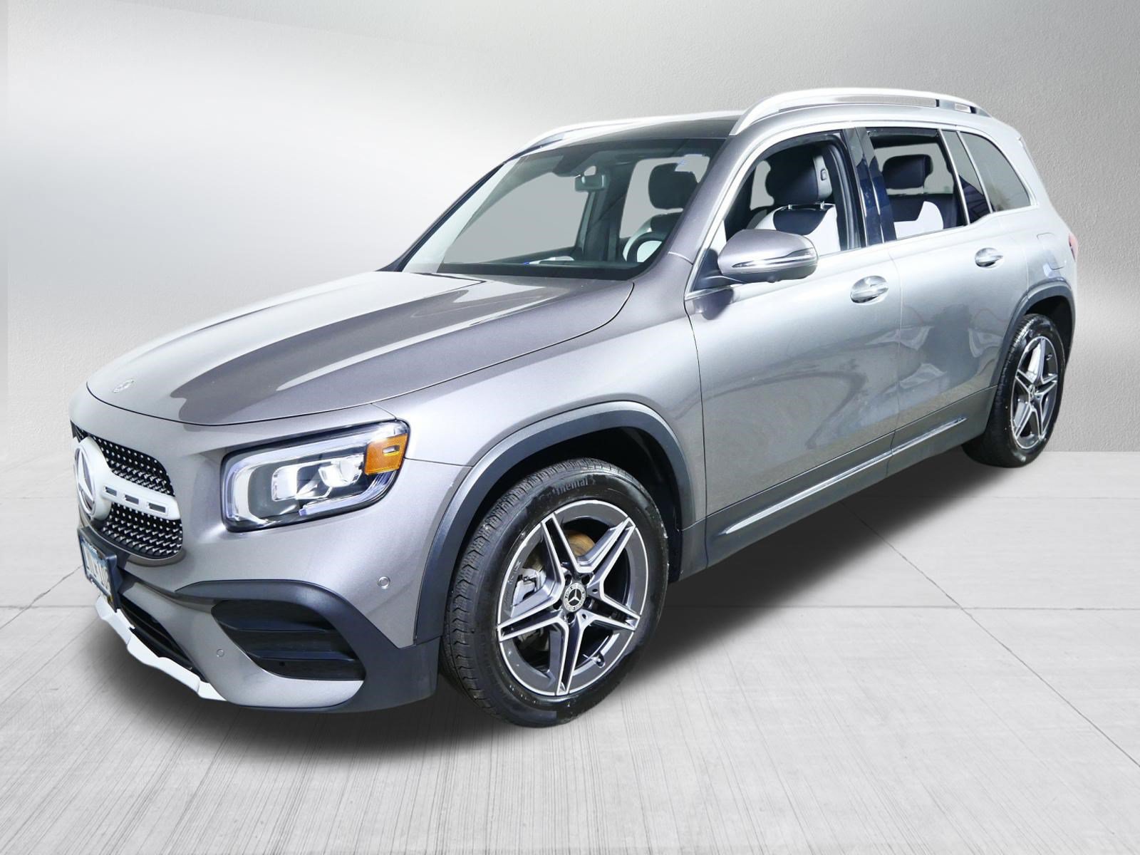 Used 2023 Mercedes-Benz GLB 250 4MATIC image 3