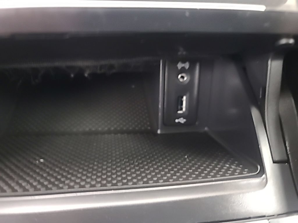 Used 2018 Volkswagen Golf SE FWD image 32