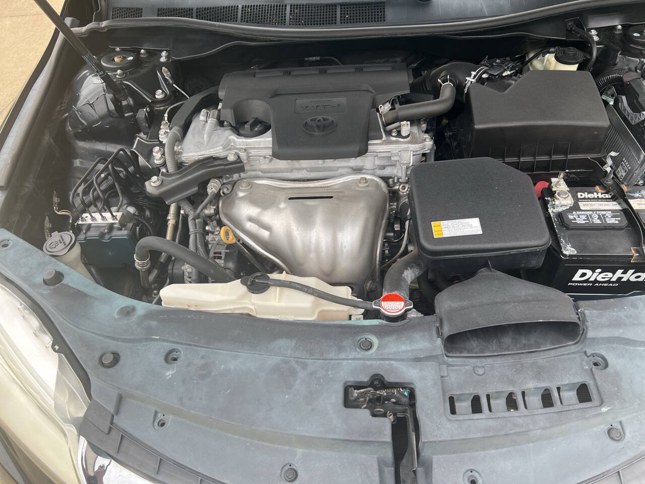 Used 2016 Toyota Camry LE FWD image 11