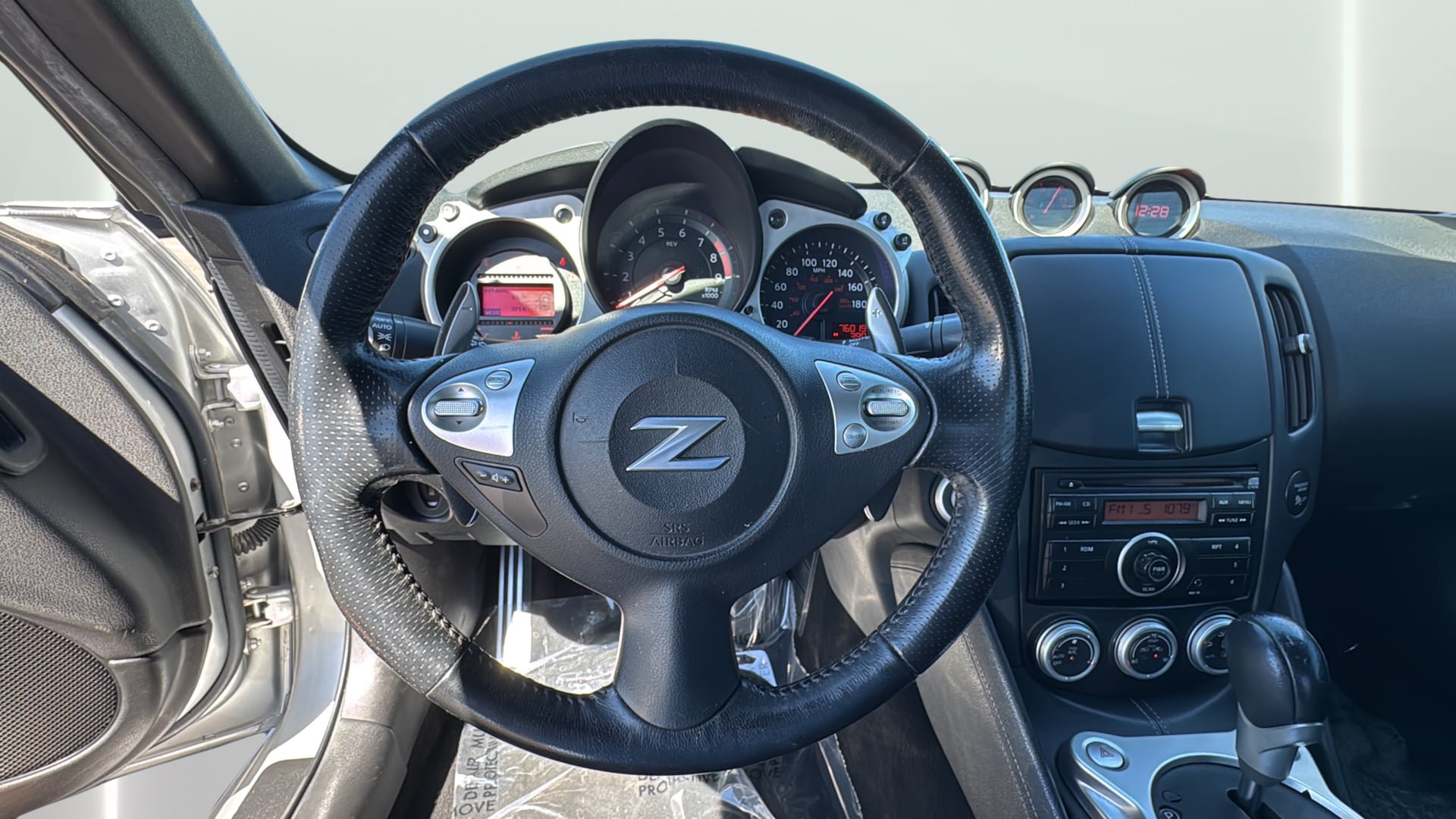 Used 2013 Nissan 370Z Coupe RWD image 16
