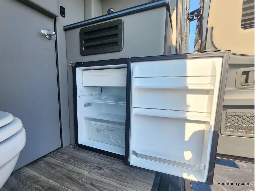Used 2024 Mercedes-Benz Sprinter 3500 image 59