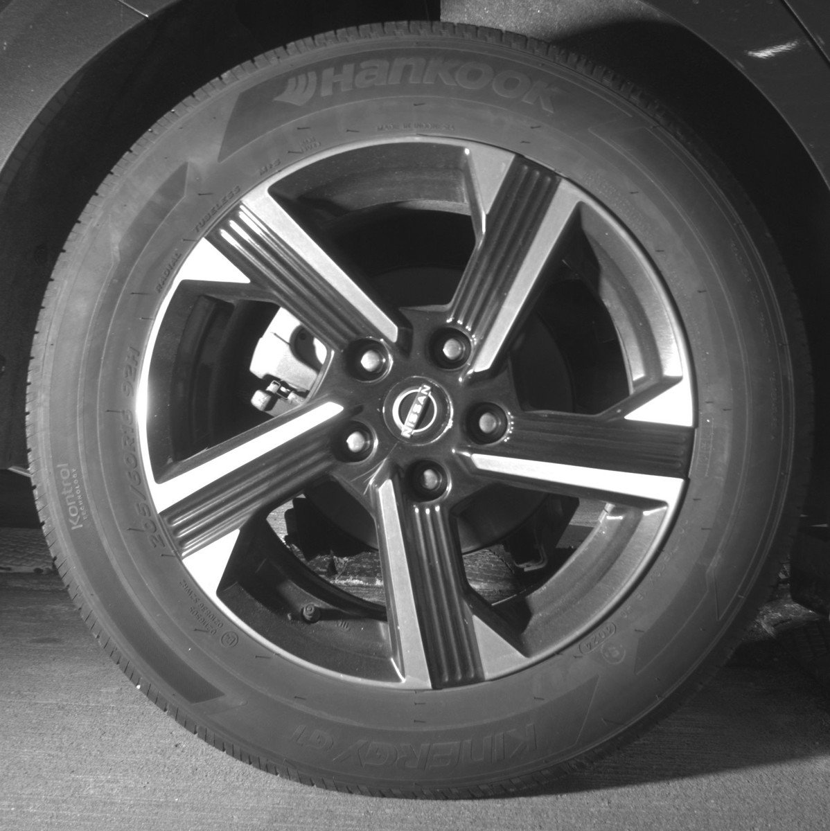 Used 2025 Nissan Sentra SV FWD image 15