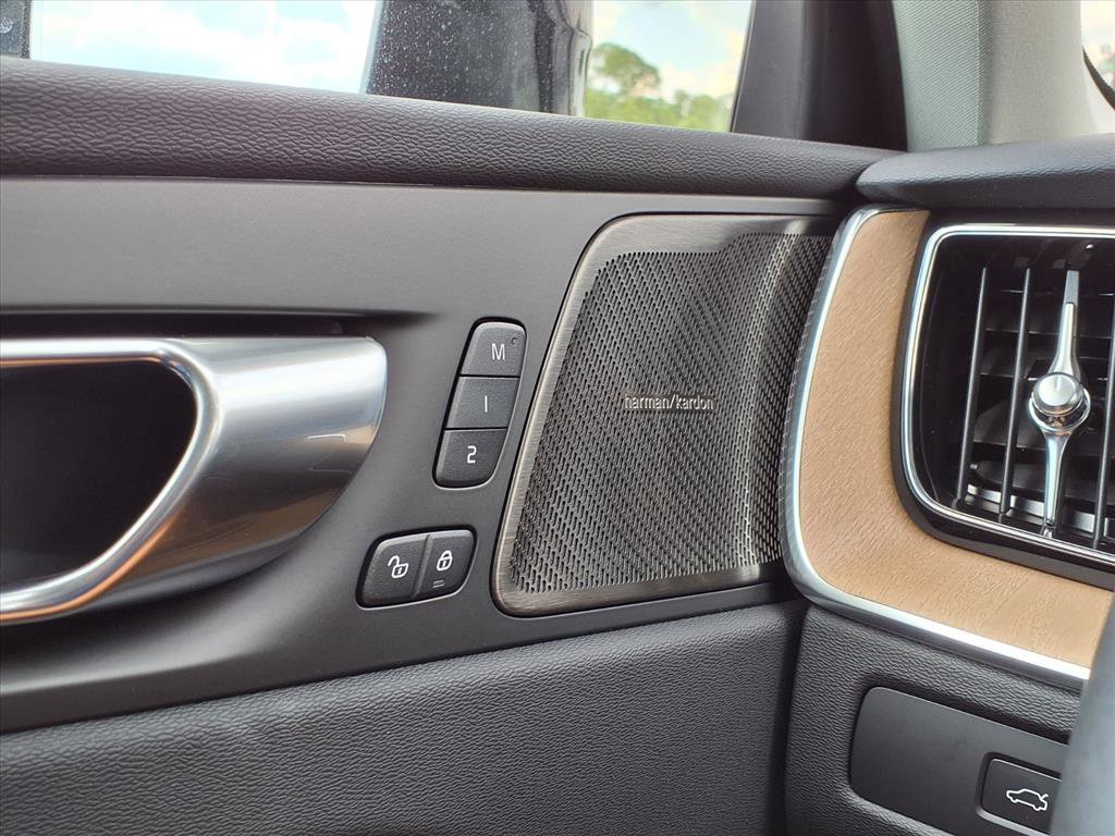 New 2026 Volvo XC60 B5 Plus w/ Protection Package Premier image 19