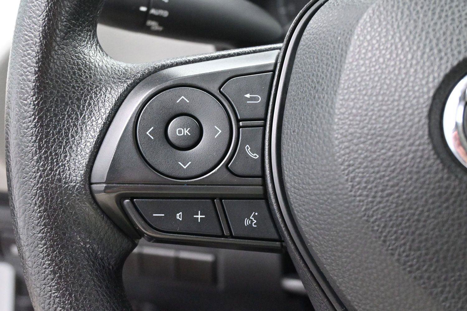 Used 2022 Toyota Corolla LE FWD image 16